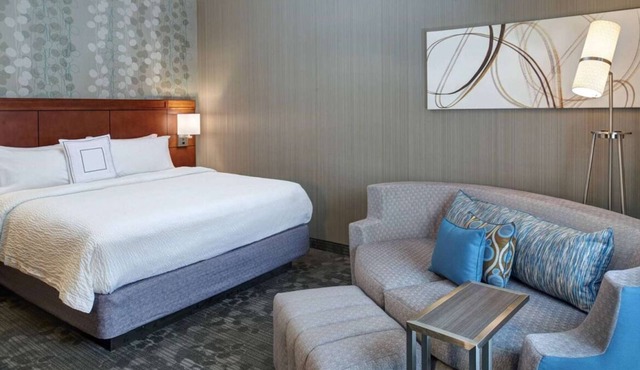Pleasant Stay, Convenient Location! Pets are Welcome, Indoor Swimming Pool!