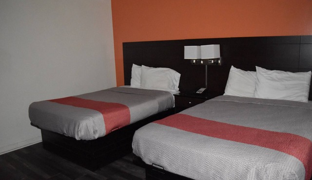 PLYMOUTH MOTOR LODGE