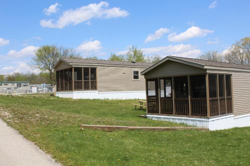 Plymouth Rock Camping- Vacation Cottage