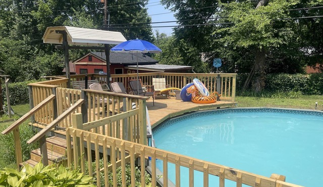 POOL! Game room with 5 beds