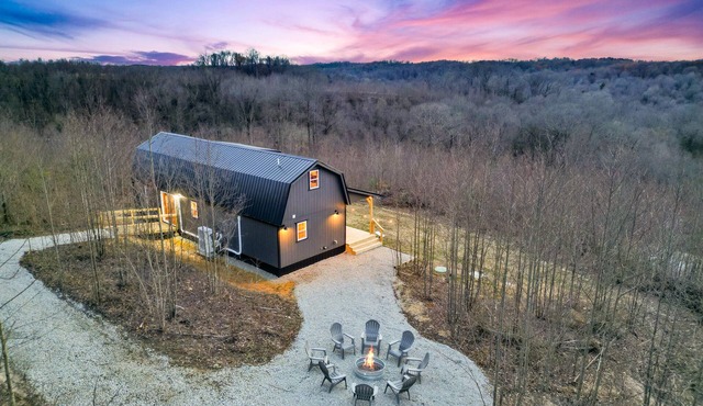 Poplar Ridge | Hocking Hills, Sleeps 7, Hot Tub