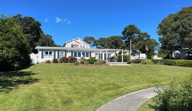 Popponesset-Exclusive Waterfront Home, Firepit, Hot Tub, & central A/C
