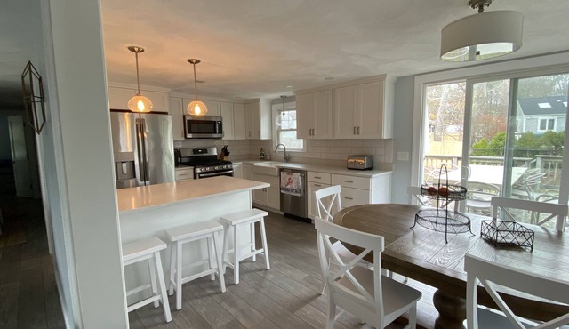Popponesset modern beach house 6 minute walk to private beach (plenty of beds)!