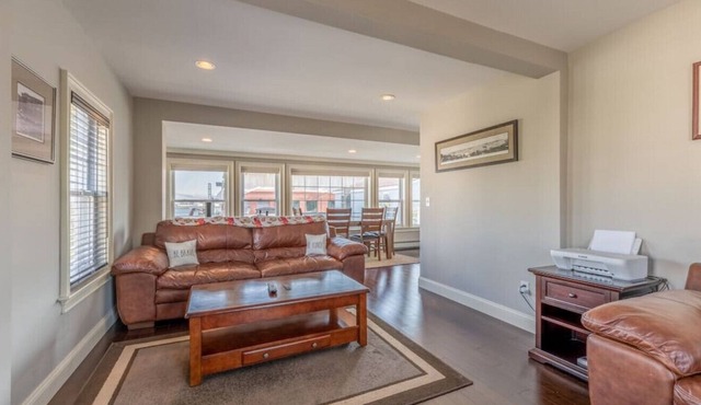 Portland Apartment With AMAZING View of Harbor!
