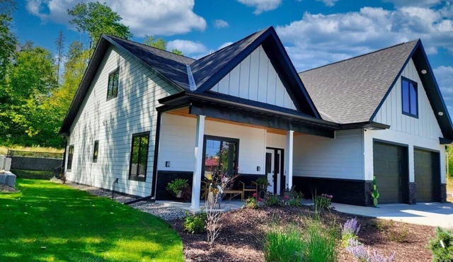 Posh Pelican House is guest favorite in quaint resort town of Breezy Point!
