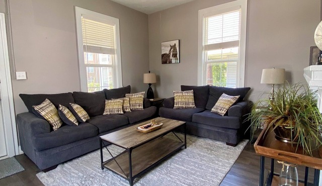 Prime Downtown Owensboro Stay 2BR Steps to Riverfront & Brescia