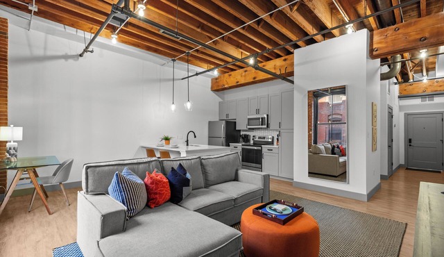 Prime Riverfront Loft - Next to Arch, Casino, Convention Center