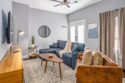 Prime Walnut Hills, 5min to UC, Lux King Beds, Sleep 6ppl, Smart TVs