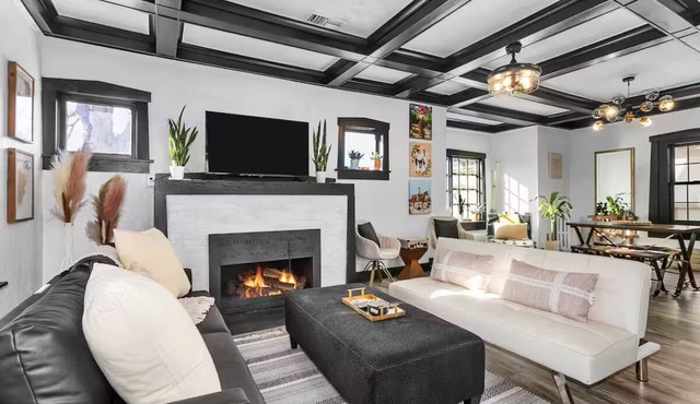 Private 3 BR Home By KC Zoo