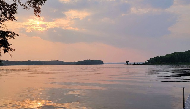 Private cottage on Pelican Lake next to ATV/snowmobile trails
