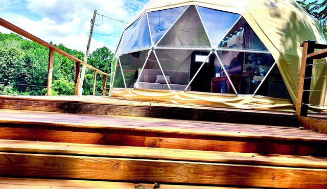 Private Dome w, Hot Tub & Outdoor Shower Lake Views Couples Retreat