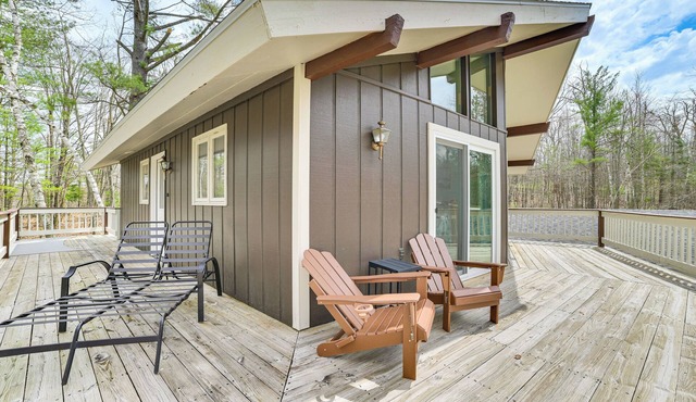 Private Hot Tub & Deck: Gaylord Family Home!