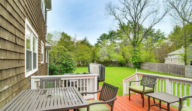 Private Hot Tub, Yard & Games Galore: Plymouth Gem