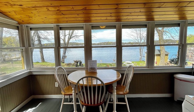 Private Lake Cabin Near Twin Cities w/Dock & Kayaks Vintage Retreat - Cabin 5
