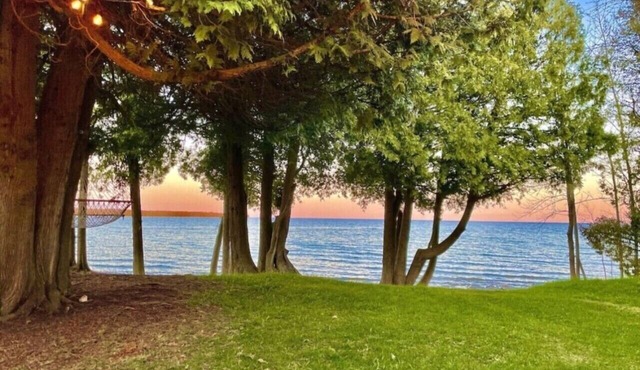 Private Lakefront Paradise | 200’ Shoreline Boats, Games & Family Fun
