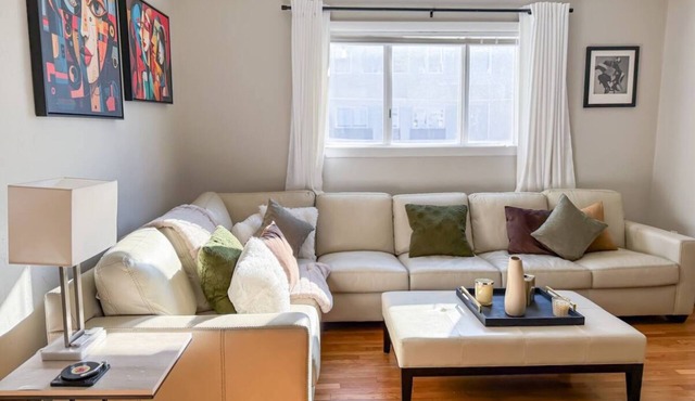 Private Parking! 4BR Family Home in South Boston