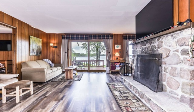 Private, Pet Friendly Vacation Home on Lost Lake