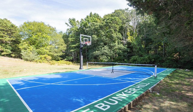 Private Pickleball Court, Walk to Hen Cove