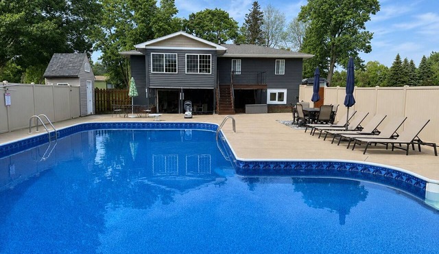 Private Pool Retreat, Sleeps 8, Game Room