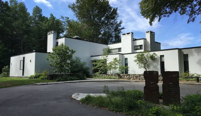Private Retreat with Pool near Boston