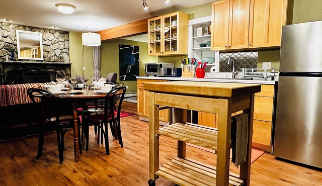 Private Truro apt near Corn Hill Beach & Ptown, dog-friendly-laundry & parking!