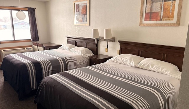Pump & Pantry Motel