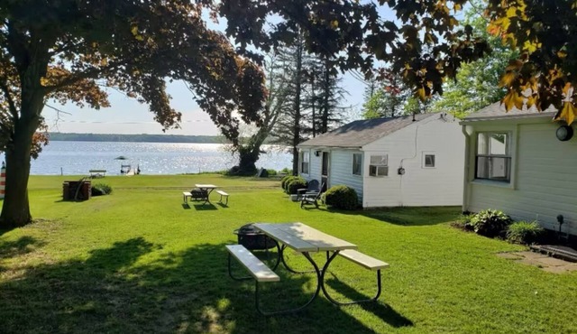 Pymatuning Lakefront Cottage 2 with Dock Slip