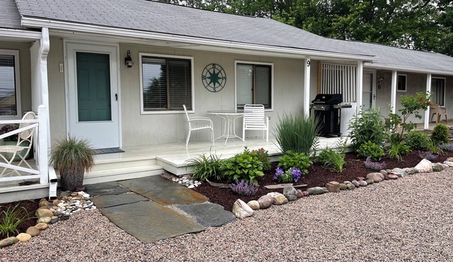 Quaint Condo 5 Min From The Beach