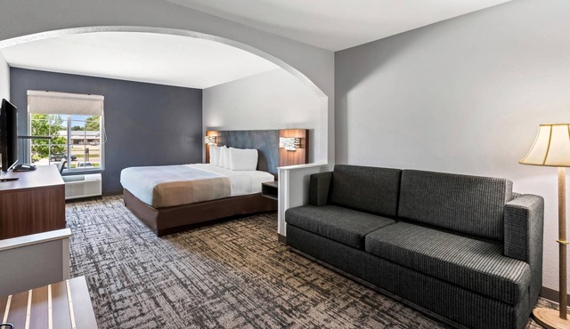 Quality Inn & Suites Manhattan