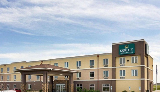 Quality Inn & Suites Minot North