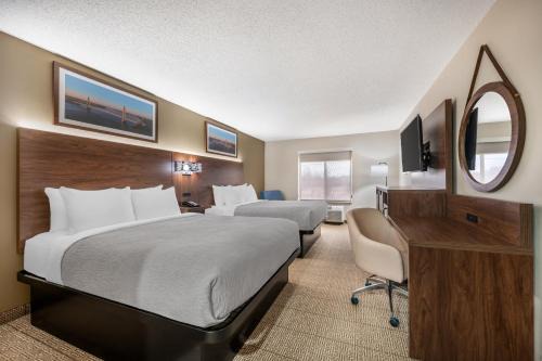 Quality Inn & Suites near Owensboro & Holiday World GOLD AWARD WINNER