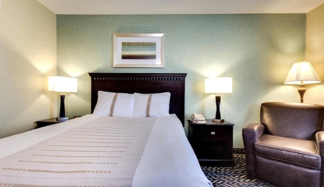 Queen Room near Grahams Island State Park | Free Parking & Indoor Pool