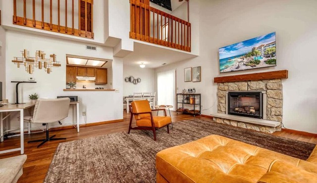 Quiet 2-Bedroom Condo with Garage and Fast Wi-Fi