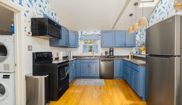 Quiet and Cozy Cottage at Sandy Cove 1 BR Sleeps 4