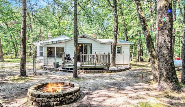 Quiet, Beautiful Escape Near Trails and Fishing!
