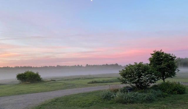 Quiet Farm Stay Suite- short drive to Coast & Southern Maine Attractions