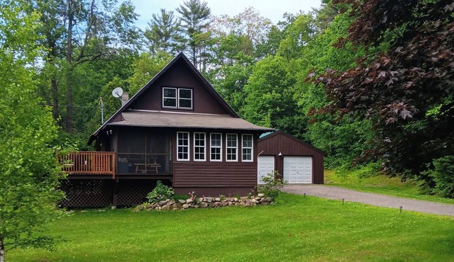 Quintessential Maine Cottage w/Water-views, Kayaks & Lake Access