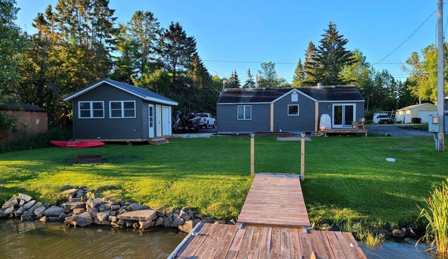 Rainy Lake Outpost on the shoreline of beautiful Rainy Lake