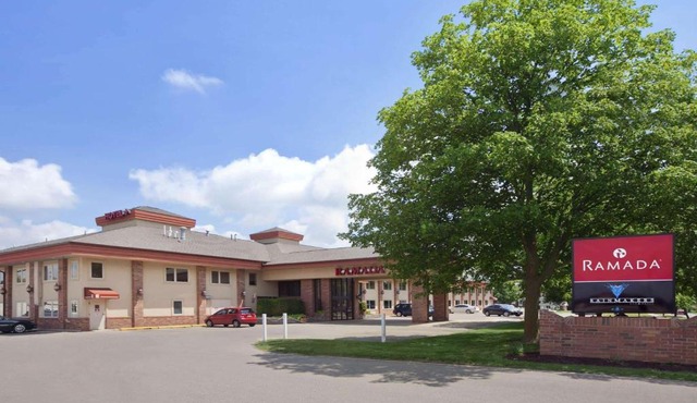 Ramada by Wyndham Saginaw Hotel & Suites