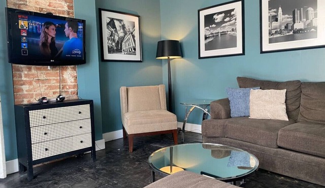 Rare Find! Sleeps 16 w/9 Beds, 6BR + WIFI!