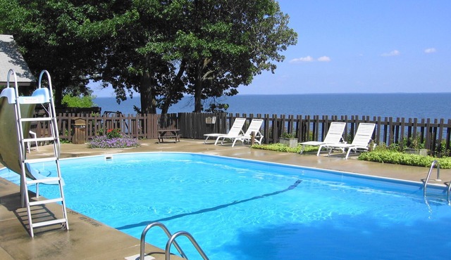 Rare July Cancellation Family-Friendly Leech Lake Vacation July 18–25 w Pool