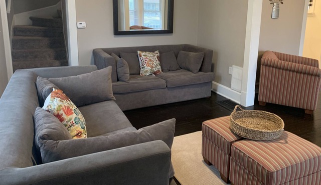 Red Door Charm 4 bed 2 Bath With Hot Tub