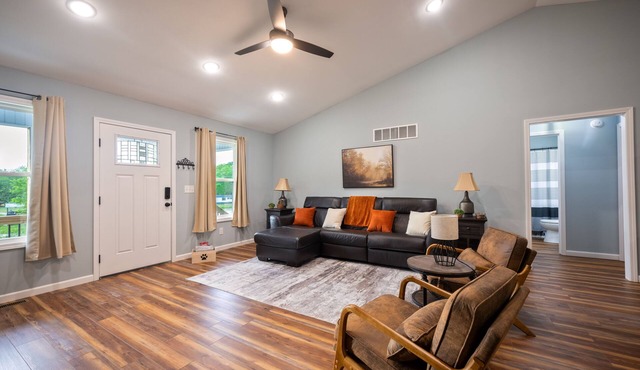 Red River Gorge, Hollerwood Stays! High Speed Wi-Fi, Pet-Friendly! New Home!