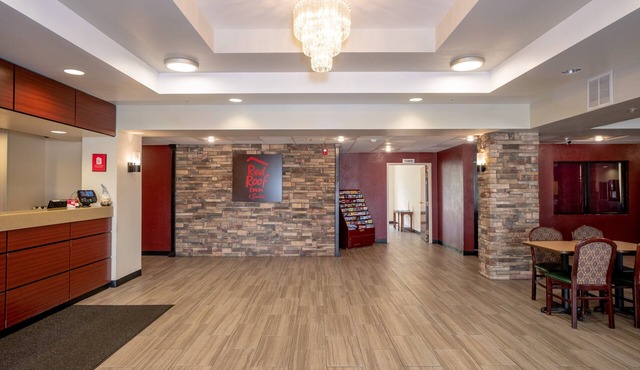 Red Roof Inn & Suites Indianapolis Airport