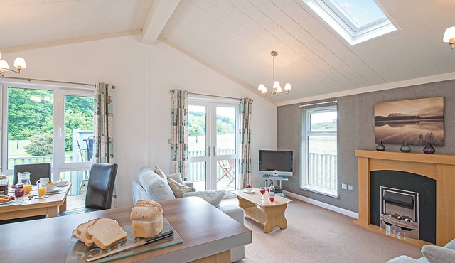 Refurbished in 2022. Boutique and spacious contemporary timber lodge.