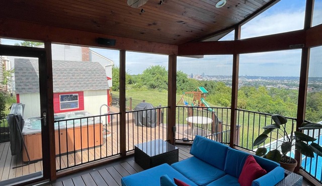 Relax for a Family Stay with amazing skyline views