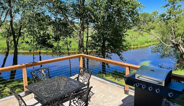 Relax N Rentals Waterfront 2 BR LW Algoma WI kayaks Grill Fire Pit