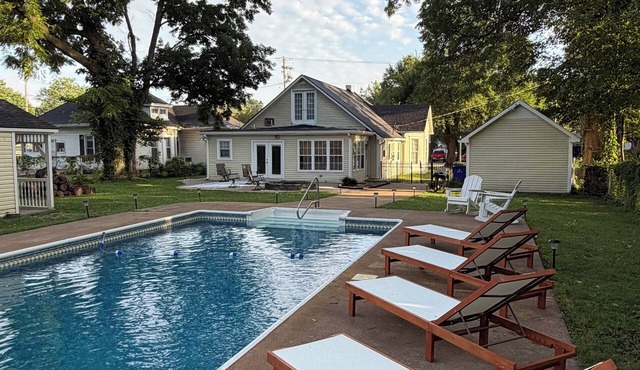 Relaxing 4-bedroom home with in ground pool in Russellville