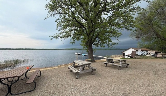 Relaxing Cabin Getaway with Lake Front View!