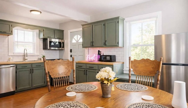 Relaxing historic home close to Churchill Downs!